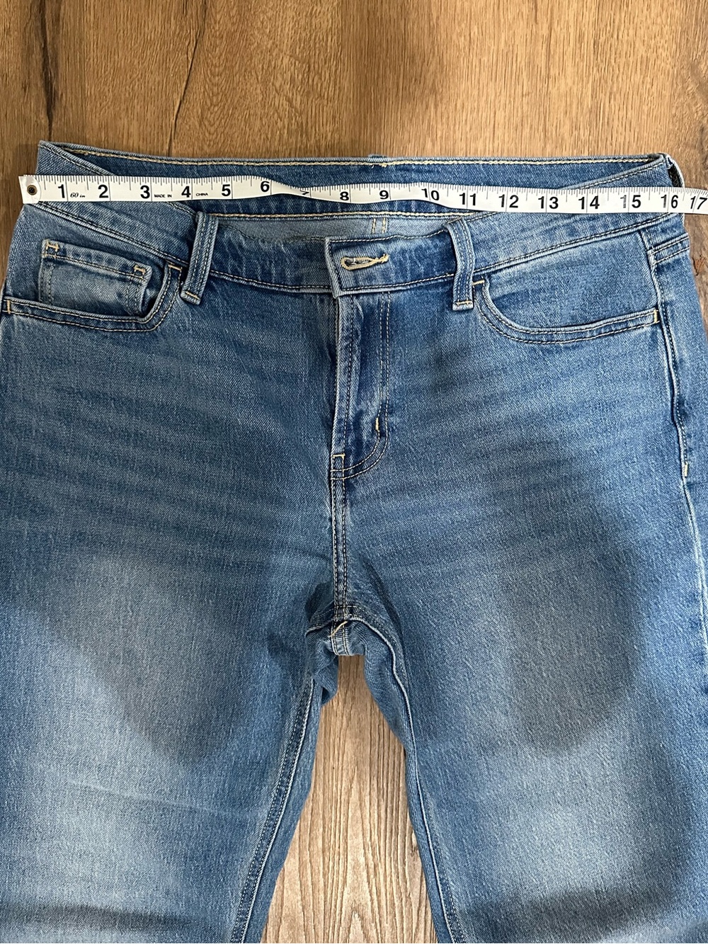 Old Navy Mid-Rise Wow Boyfriend Straight Women’s Jeans Size 6 Like New - Picture 14 of 15